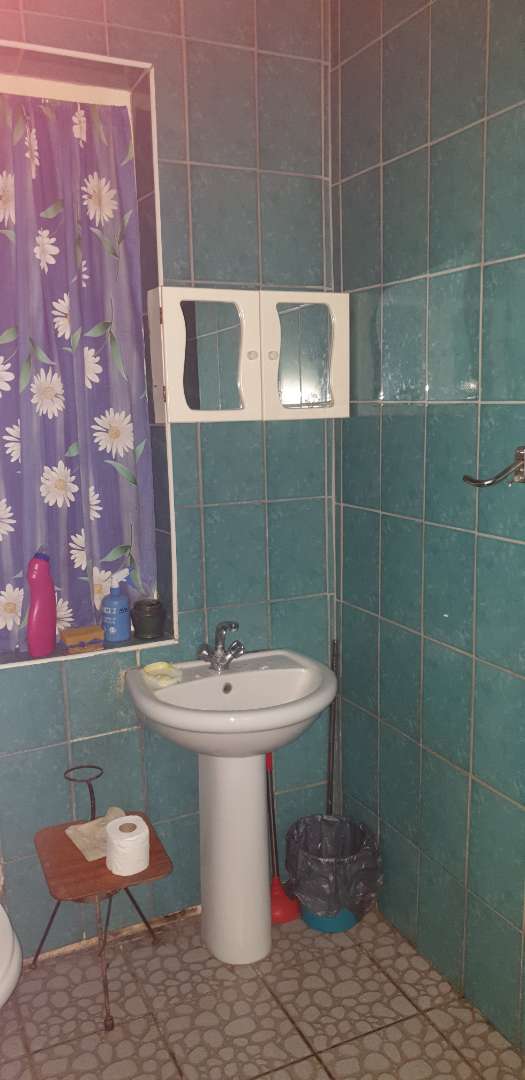 8 Bedroom Property for Sale in Uitenhage Rural Eastern Cape